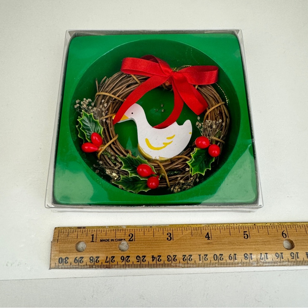 Vtg 1987 Small Wood Wreath Ornament Goose Holly Berries Winter Christmas Holiday